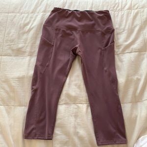 plum purple ,mid-calve athletic leggings